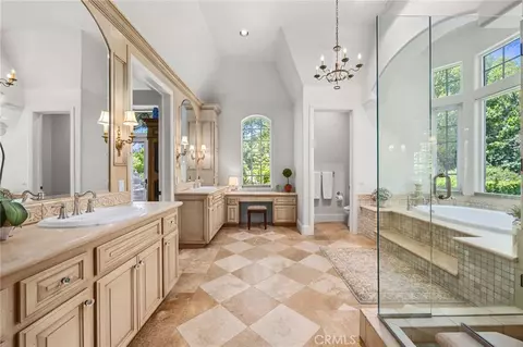 Bath - 45165 Oak Manor Ct, Temecula, CA 92590 photo 3 of 10