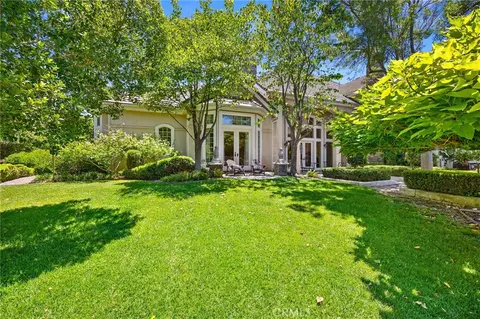 Exterior - 45165 Oak Manor Ct, Temecula, CA 92590 photo 6 of 13