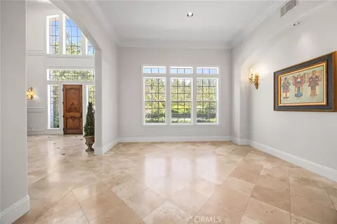 Entry Way - 45165 Oak Manor Ct, Temecula, CA 92590 photo 3 of 6