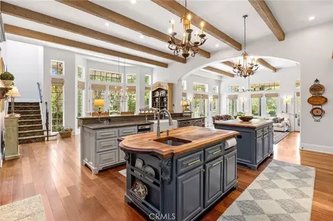Kitchen - 45165 Oak Manor Ct, Temecula, CA 92590 photo 1 of 10