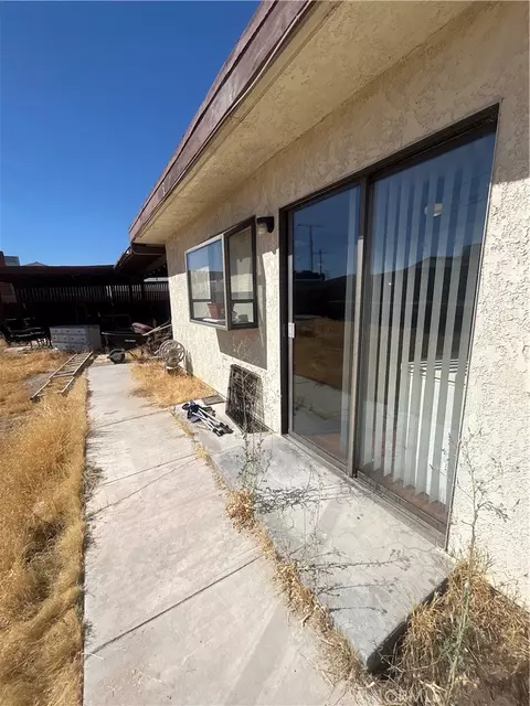 Exterior - 37111 Torres, Barstow, CA 92311 photo 4 of 9