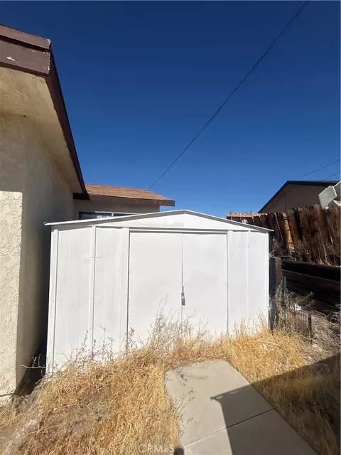 Exterior - 37111 Torres, Barstow, CA 92311 photo 7 of 9