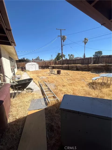 Exterior - 37111 Torres, Barstow, CA 92311 photo 5 of 9