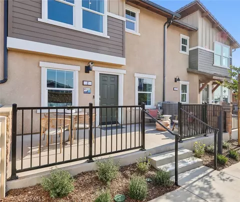 15587 April Dawn Way #4, Fontana, CA 92336
