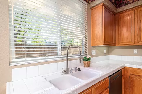 Kitchen - 32937 Cesena, Temecula, CA 92592 photo 3 of 5