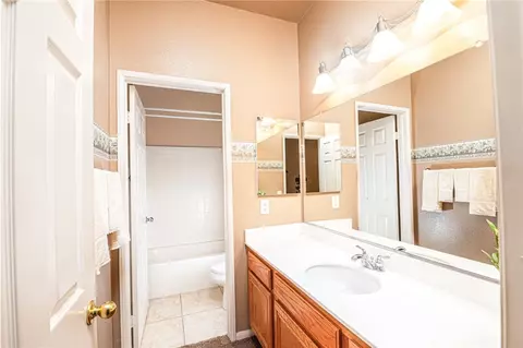 Bath - 32937 Cesena, Temecula, CA 92592 photo 4 of 4