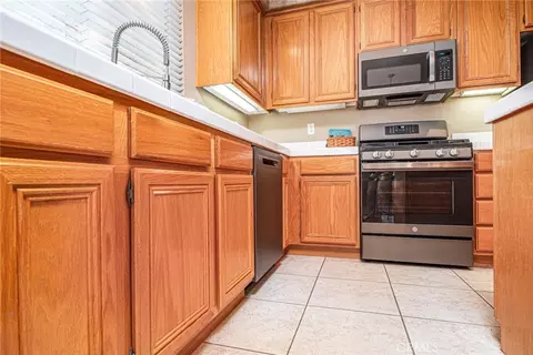 Kitchen - 32937 Cesena, Temecula, CA 92592 photo 4 of 5