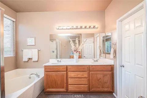 Bath - 32937 Cesena, Temecula, CA 92592 photo 1 of 4
