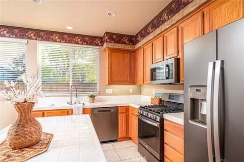 Kitchen - 32937 Cesena, Temecula, CA 92592 photo 2 of 5