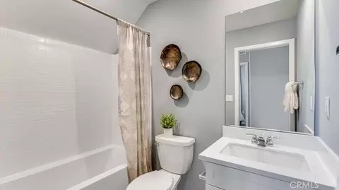 Bath - 2863 E Amberley Privado, Ontario, CA 91762 photo 2 of 2