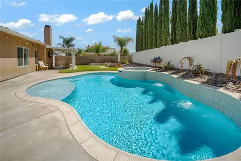 Exterior - 1316 Alabaster, Hemet, CA 92545 photo 2 of 17