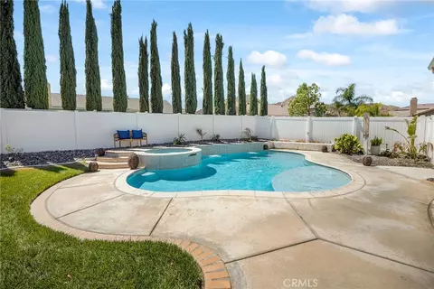 Exterior - 1316 Alabaster, Hemet, CA 92545 photo 3 of 17