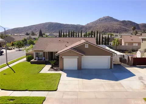 Exterior - 1316 Alabaster, Hemet, CA 92545 photo 13 of 17
