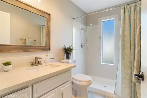 Bath - 1825 Flame Tree, Hemet, CA 92545 photo 1 of 2