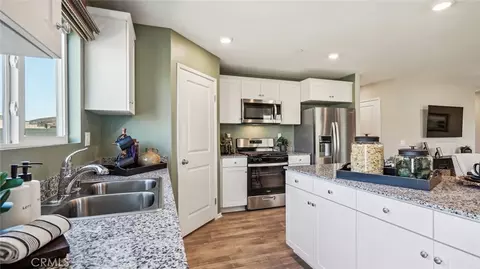 31100 Maple Bark Dr, Winchester, CA 92596 photo 6