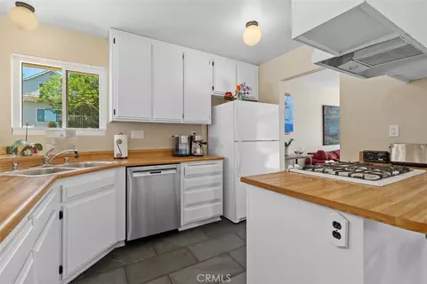 Kitchen - 985 N Main, Fallbrook, CA 92028 photo 3 of 4