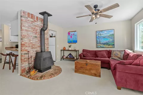 Living - 985 N Main, Fallbrook, CA 92028 photo 1 of 2