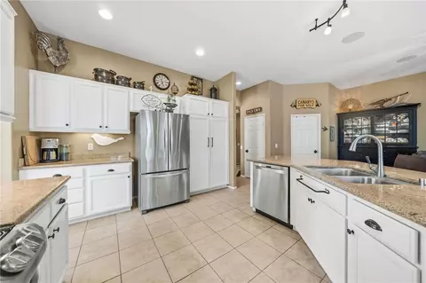 Kitchen - 729 Smith, Hemet, CA 92544 photo 2 of 4