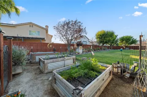 Exterior - 729 Smith, Hemet, CA 92544 photo 6 of 18