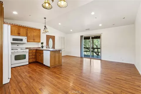 Living - 750 Stewart Cyn, Fallbrook, CA 92028 photo 6 of 7