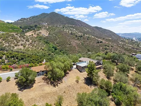 View/Area - 750 Stewart Cyn, Fallbrook, CA 92028 photo 5 of 9