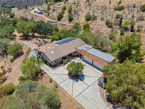 View/Area - 750 Stewart Cyn, Fallbrook, CA 92028 photo 8 of 9