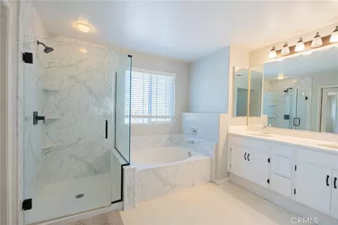 Bath - 40601 Cebu Dr, Temecula, CA 92591 photo 1 of 2