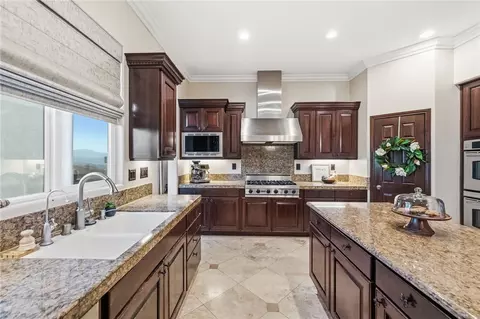 Kitchen - 27630 Morning Glory Cir, Temecula, CA 92590 photo 3 of 3