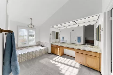 Bath - 2415 Eucalyptus, Escondido, CA 92029 photo 4 of 6