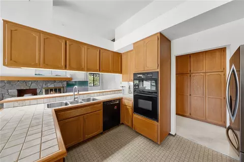 Kitchen - 2415 Eucalyptus, Escondido, CA 92029 photo 5 of 6