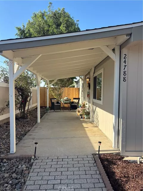 Exterior - 24788 Split Rail Rd, Wildomar, CA 92595 photo 2 of 13