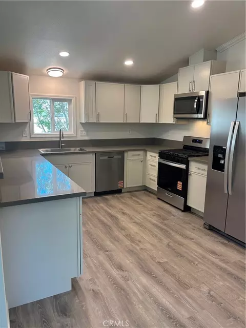 Kitchen - 24788 Split Rail Rd, Wildomar, CA 92595 photo 4 of 5