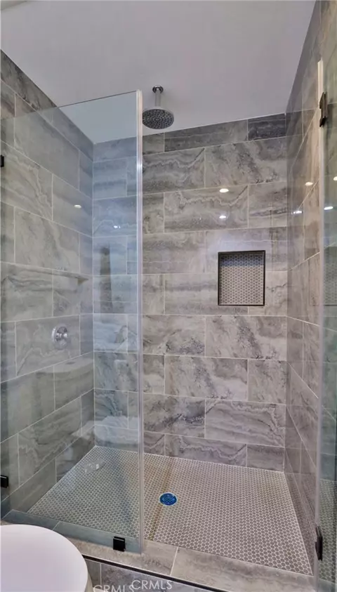 Bath - 477 E Van Koevering, Rialto, CA 92376 photo 1 of 2
