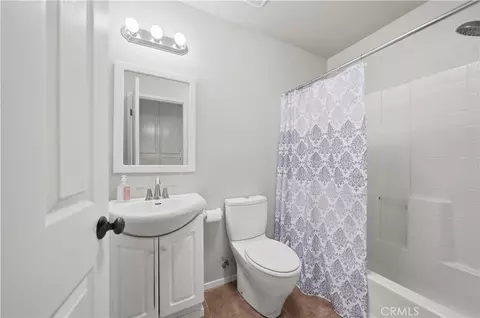 Bath - 31920 Calle Vimianzo, Temecula, CA 92592 photo 2 of 2