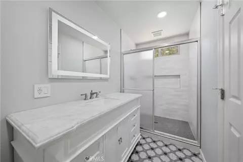 Bath - 31920 Calle Vimianzo, Temecula, CA 92592 photo 1 of 2