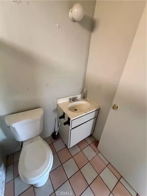 Bath - 38400 Fischer Rd, Anza, CA 92539 photo 4 of 5