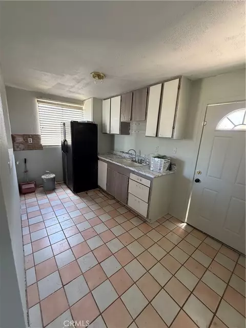 Kitchen - 38400 Fischer Rd, Anza, CA 92539 photo 2 of 2