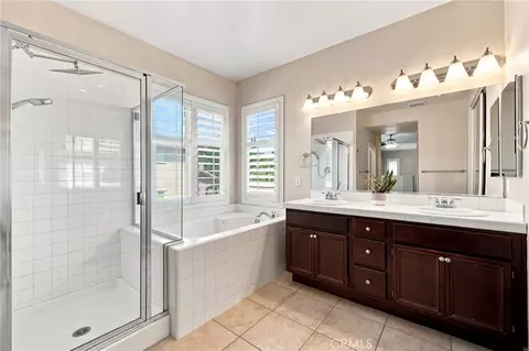 Bath - 46123 Drymen, Temecula, CA 92592 photo 2 of 4