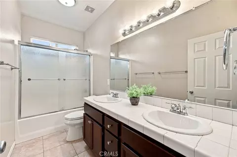 Bath - 46123 Drymen, Temecula, CA 92592 photo 3 of 4