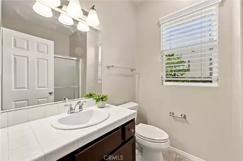 Bath - 46123 Drymen, Temecula, CA 92592 photo 4 of 4