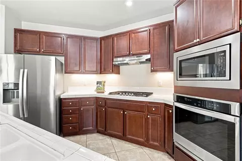 Kitchen - 46123 Drymen, Temecula, CA 92592 photo 4 of 4