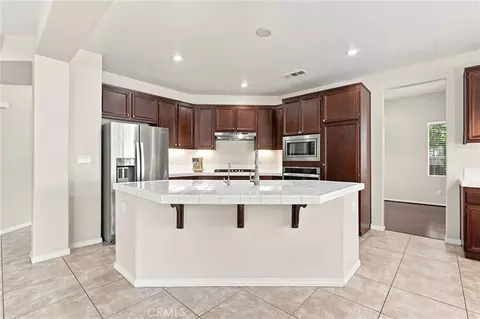 Kitchen - 46123 Drymen, Temecula, CA 92592 photo 2 of 4
