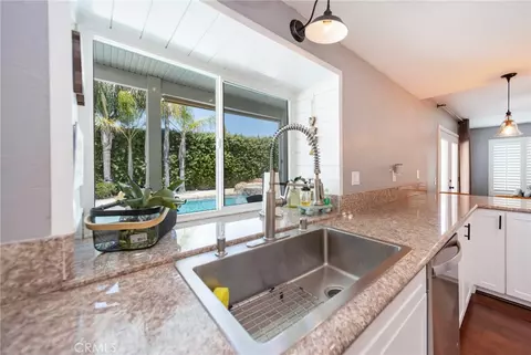 Kitchen - 45948 Parsippany Ct, Temecula, CA 92592 photo 3 of 7