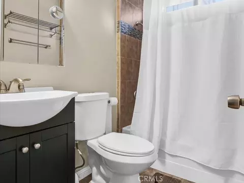 Bath - 41041 Via Halcon, Temecula, CA 92591 photo 1 of 2