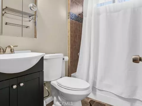 Bath - 41041 Via Halcon, Temecula, CA 92591 photo 1 of 2
