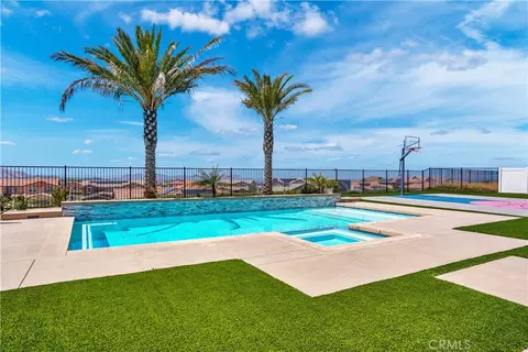 Exterior - 17195 Compass Dr, Riverside, CA 92503 photo 14 of 16