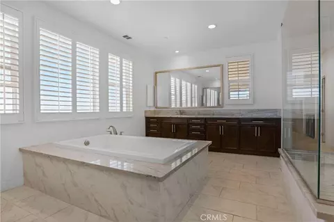 Bath - 17195 Compass Dr, Riverside, CA 92503 photo 3 of 5