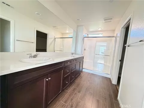Bath - 3237 E Mount Rainier Dr, Ontario, CA 91762 photo 2 of 3