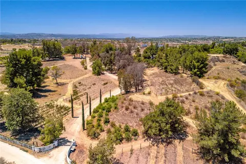View/Area - 35010 Santa Rita Rd, Temecula, CA 92592 photo 4 of 9