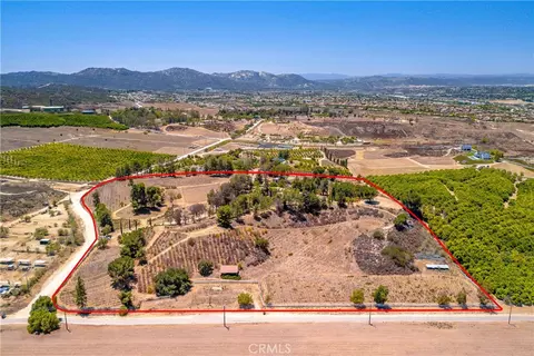 View/Area - 35010 Santa Rita Rd, Temecula, CA 92592 photo 7 of 9